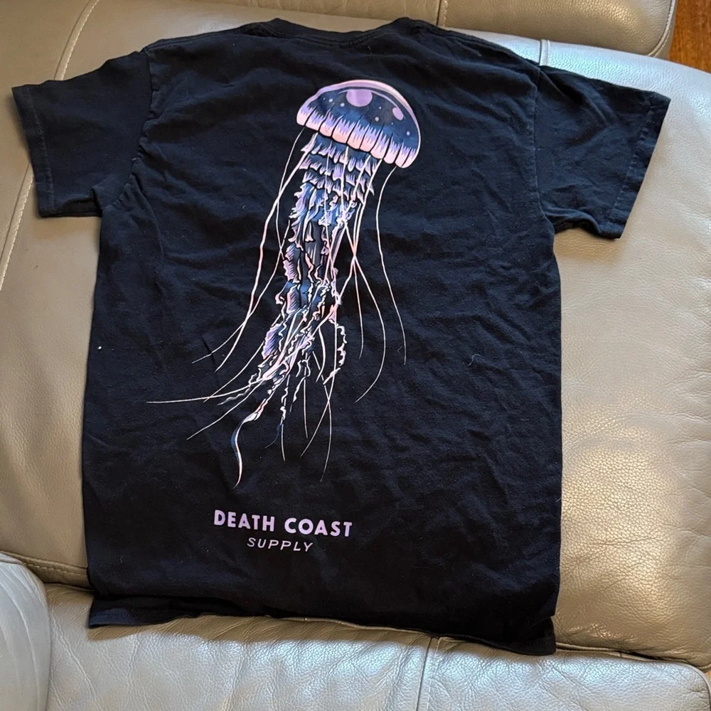 Death Coast Supply Jellyfish Purple Graphic Black T-Shirt size small